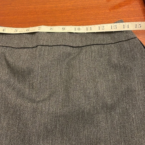 H W Skirt - Picture 10 of 10